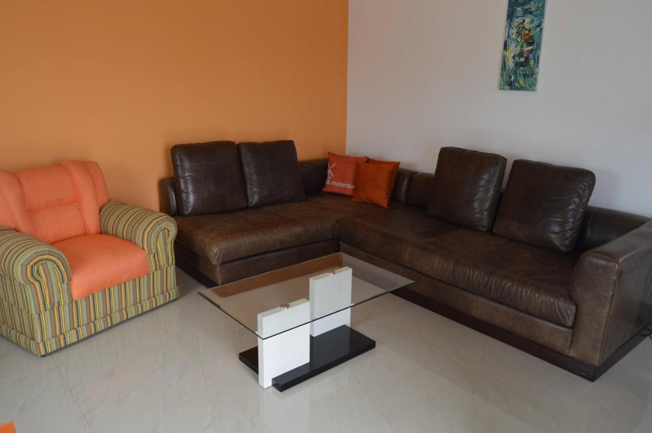 Apartamento T1 Mobiliado Com Wi-Fi 普拉亚 外观 照片